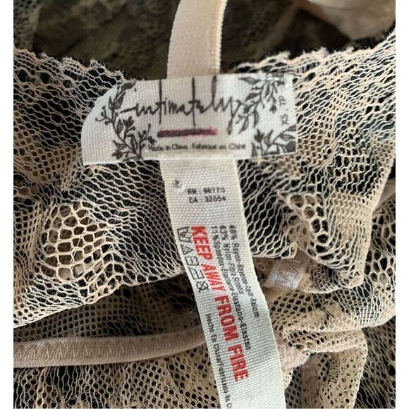 27- NWOT FREE PEOPLE Too Cute To Handle Nude Lace Bodysuit Cami Tank Top sz XS - Picture 7 of 7